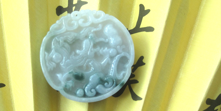天然翡翠晓龙贺岁吊坠 2013年蛇年本命年饰品 属蛇人首选的蛇年开运物-第1张大图