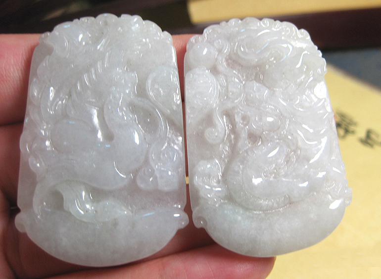 天然缅甸翡翠A货 生肖龙情侣挂件 龙凤挂件 生肖龙本命年情侣首选 情侣对-第1张大图