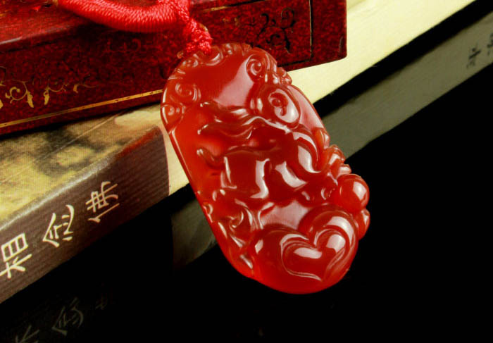 开光2017年属狗开运吉祥物 玉兔呈祥红玛瑙吊坠 辟邪化煞吉祥物-第1张大图